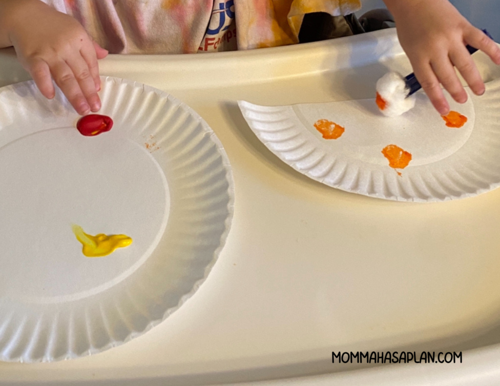 crafting with 1-year-olds, painting with cotton ball